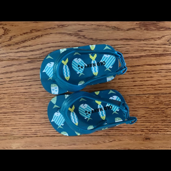 NWOT OLD NAVY FLIP FLOPS/SANDALS BABY SIZE 2BB - Picture 3 of 5